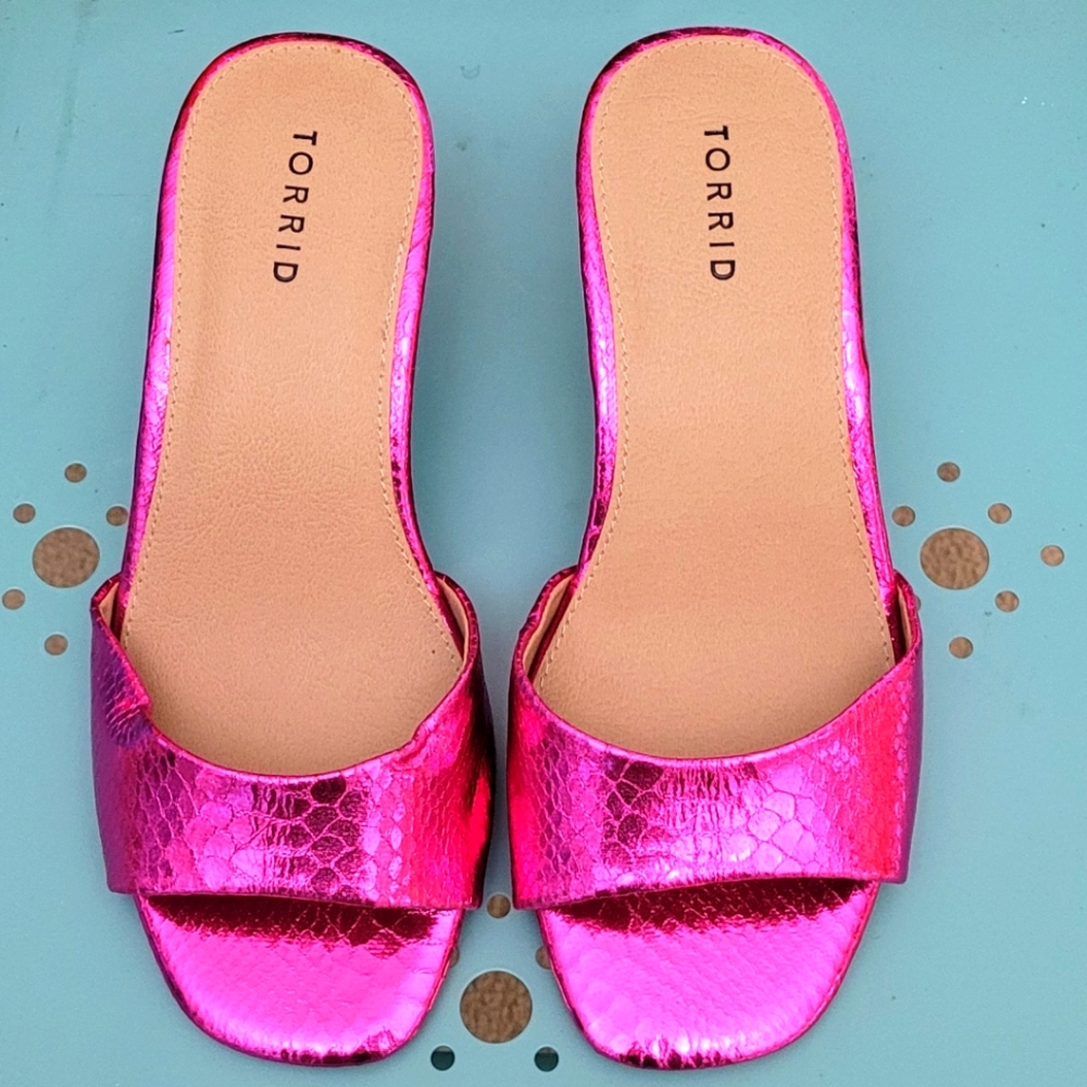 HOT SHINIE PINK TORRID HEELS 9.5 W NEW
